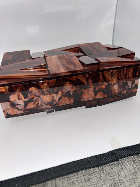 Cult Gaia Galleria Acrylic Frame Clutch - Picture 4 of 9